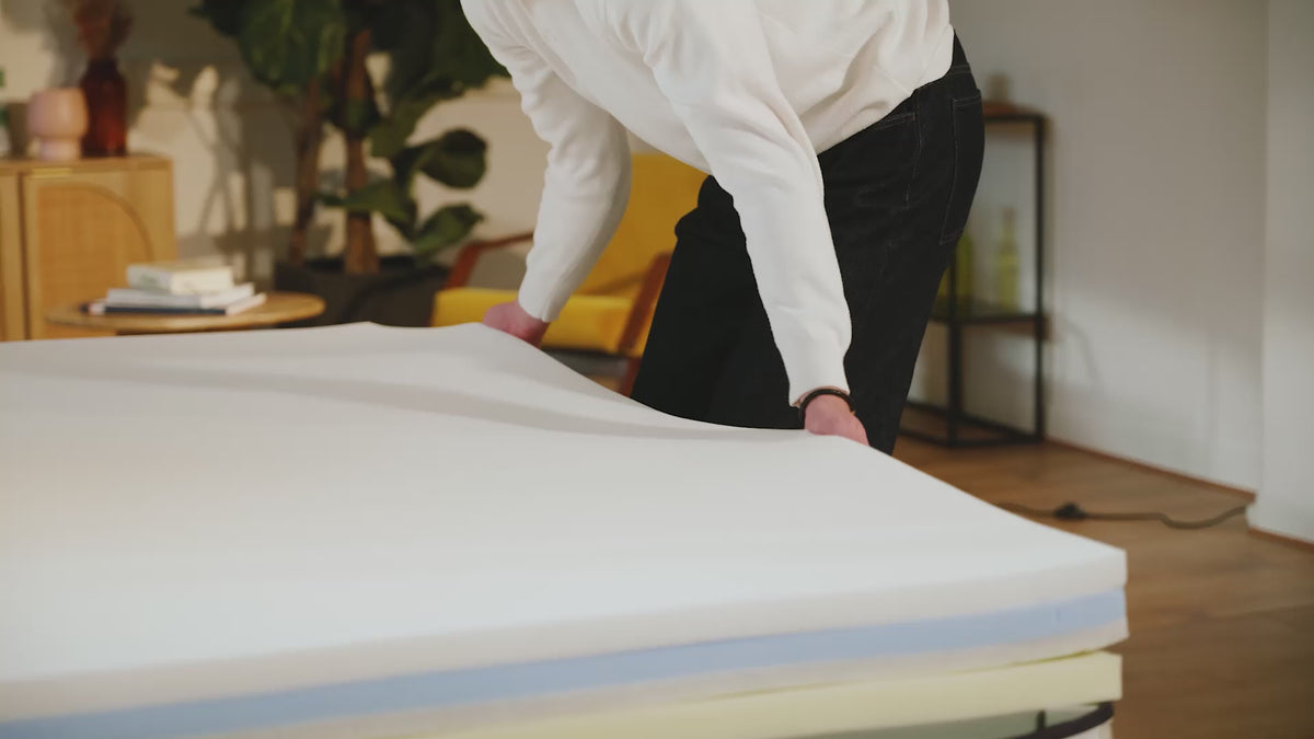 Le 1er matelas à surmatelas réversible intégré